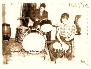 Joey Pastrana alla batteria e suo fratello Willie Pastrana al bongo -  New York 1965  Foto di Joey - Pastrana